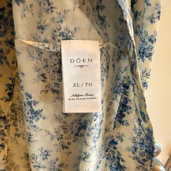 Doen Ashlynn Dress in Bleu Rosier Floral - Picture 7 of 7